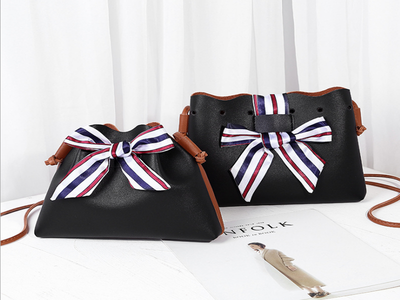 

Qian Xiu designer ladies Messenger bag Ms bucket bag Messenger bag Messenger bag handbag Small square bag Shoulder Messenger bag