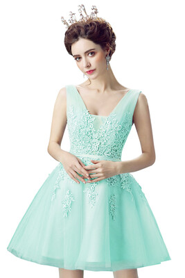 

Lace Short Homecoming Dresses Tulle Appliques V Neck Ball Gown Evening Prom Dresses Cocktail Gown