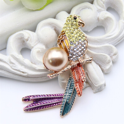 

Cute Red Birds Brooch Pin Perfect Enamel Brooches Women Birthday Gift Broche Gold Brooches Pins Broches Women Hijab Accessories