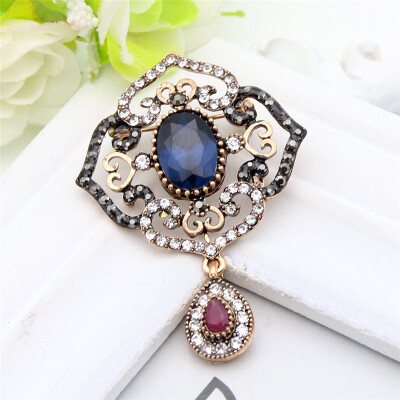 

Vintage Women Drop Pendant Brooch Turkish Antique Gold Plating Hollow Out Floral Design Ladies Brooches Broches Jewelry Indian