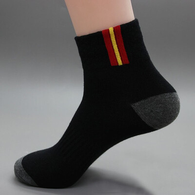 

Sport New Men&39s Sweat Absorption Deodorant Socks Cotton Breathable Fashion Socks