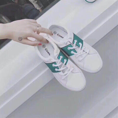 

CONAMORE Brand Spring Fashion Couple Shoes Women Men Leather Flat Shoes Round Toe Lace Up Student Casual White Shoes