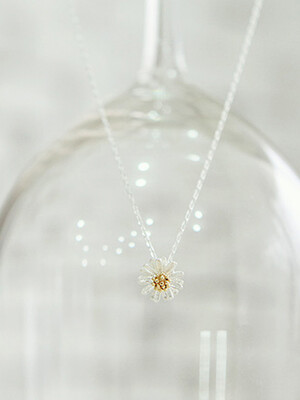 

ONICE 925 Sterling Silver Necklace with Daisy Flower Pendant WQX009