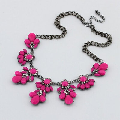

New Fashion Woman's Bib Choker Fluorescence Crystal Gem Flower Drop Necklace