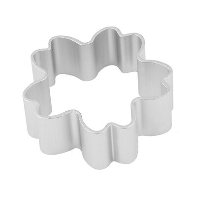

UpperX DIY Cookie Biscuit Cherry Blossom Shaped Silver Tone Metal Cutter Mold Mould