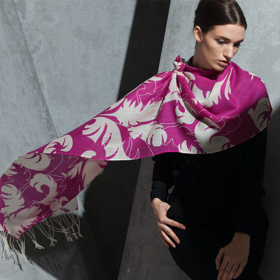 

Jingdong supermarket] Hengyuanxiang 50M15615 spring and autumn thin wool long scarf female sunscreen scarf fashion wild national wind printing shawl scarf dual-use plum red