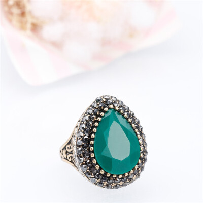 

Luxury Turkish Red Resin Wedding Rings Jewelry For Women Antique Gold Color Full Crystal Vintage Princess Ring 2018 Wholesale