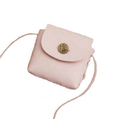 

Weis Girl Round Button Girl Shoulder Messenger Bag B-TIMI222
