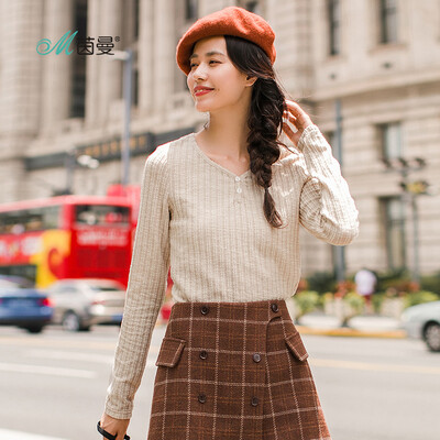 

INMAN 2018 autumn new solid color V-neck button literary fan vertical stripes long-sleeved T-shirt female 18830VP21221 beige white S