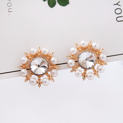 

2019 New Korean fashion big pearl earring jewelry girl rhinestone round earrings jewelry holiday gift
