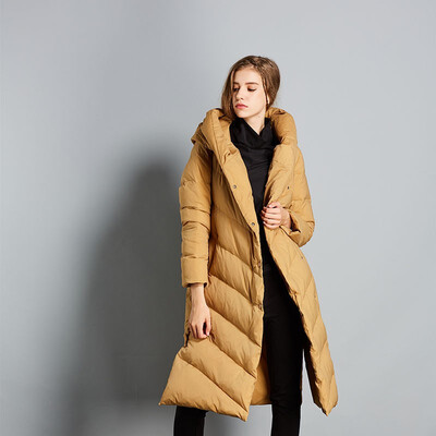 

The new 2018 winter season version of the original literary large size down jacket in a long yellow hat womens down jacket