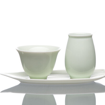 

Feng Qing Tang Fine Celadon Porcelain Gongfu Tea Cups