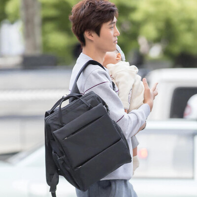 

Xiao Yang YANG Mummy bag multi-function large-capacity back milk bag shoulder bag Jingdong self-employed out mother bag Korean version of maternal&child package Y5058 black