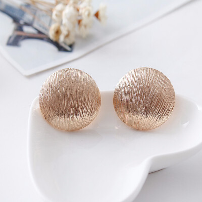 

Golden fashion round beauty gift ear clip wire drawing effect earrings wholesale jewelry