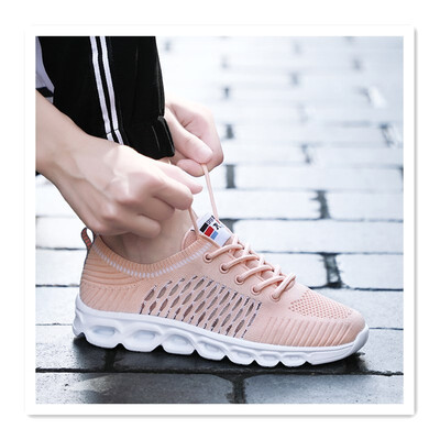

Korean version of Joker student sports shoes large size womens shoes breathable wear-resistant fashion fly woven girls shoes