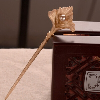 

Hairpin The gold ribbon is like ladys hair Wedding brides