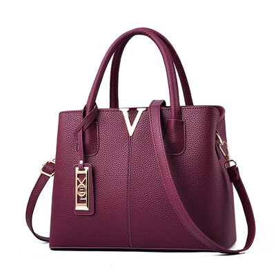 

2018 new one-shoulder messenger bag handbag wedding red bag female bride bag wedding bag Korean version of joker