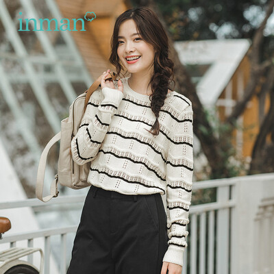 

INMAN 2018 autumn new round neck hollow corrugated literary wild sweater female 18831VP32478 black&white strip L