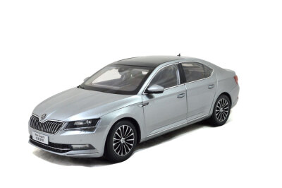 

118 scale Skoda SuperB 2015 diecast model car brown