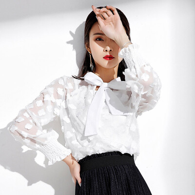 

MAZOE Lace Hollow Stereo Clover Short Bowknot Chiffon Shirt M012 White