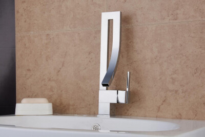

Newly Modern Simple Bathroom Waterfall Widespread Basin Sink Faucet Chrome Polish Single Handle Single Hole Mixer Tap Deck Mount