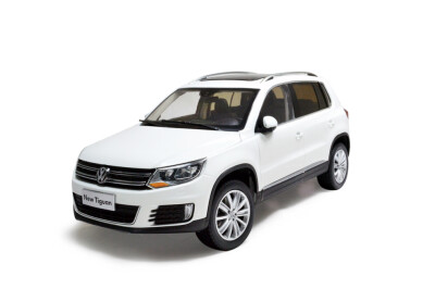 

118 scale VW Volkswagen Tiguan 2013 diecast model car white