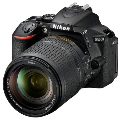 

Nikon D5600 SLR kit AF-P DX Nikkor 18-55mm f 35-56G VR black