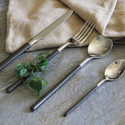 

Dior Lily Chef Series Черная ручка из нержавеющей стали Столовые приборы Forks Four Pieces Set Подарочная коробка