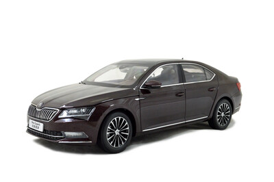 

1:18 scale Skoda SuperB 2015 diecast model car red