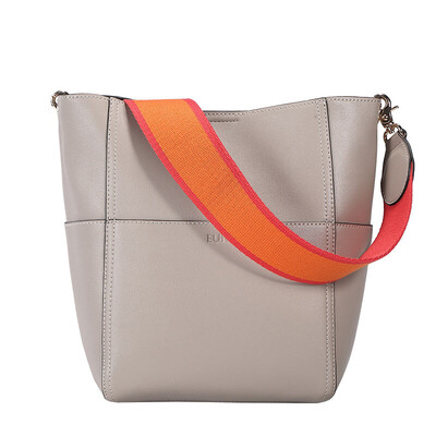 

EUNI trend of women&39s bags Europe&the United States Tuo Tu leather shoulder bag simple casual child bag lady bag E959010I1A