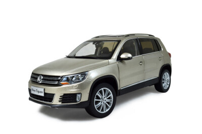 

1:18 scale VW Volkswagen Tiguan 2013 diecast model car gold