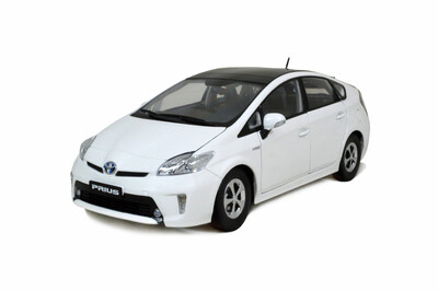 

1:18 scale Toyota Prius 2012 diecast model car white