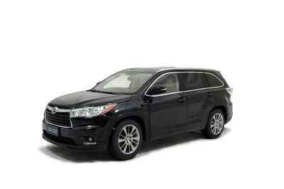 

масштаб 1:18 Toyota Highlander 2015 Diecast модель автомобиля черный