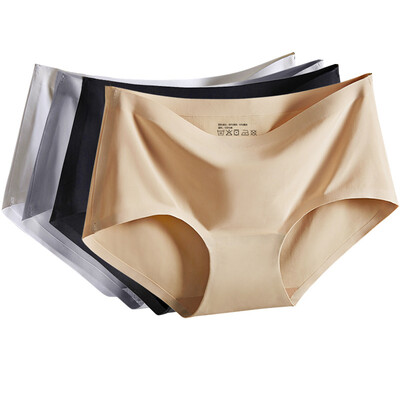 

The United States&Ya Ting 4 loaded ice silk without trace underwear women&39s cotton cotton crotch women underwear summer thin color black light gray teeth white L code