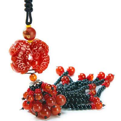 

Looking for platinum Milpro car pendant jewelry agate stone car ornaments brave into the pendant jade pendant - red