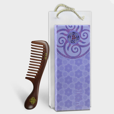 

Jingdong Supermarket Palace Court Violet Long-handled Wood Combs Close-up Gold Carved Engraving Gold Sculpture Whole-wood Grinding Birthday Gift Gift Box Gift Packaging Z20-5