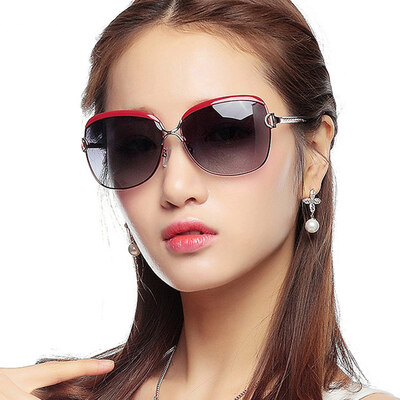 

Jingdong supermarket] three of the TANS sunglasses female polarized sunglasses women tide cool sunglasses 8502 white box gray