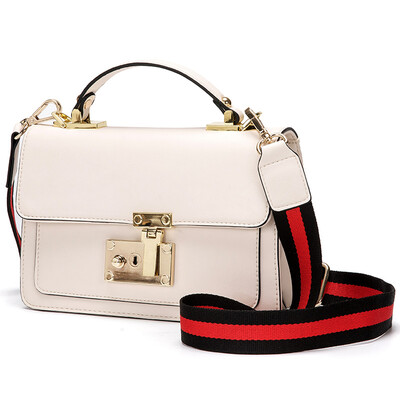 

Aokang women's shoulder bag Messenger bag small square bag simple wild fashion Korean version of the backpack 8732309073 white