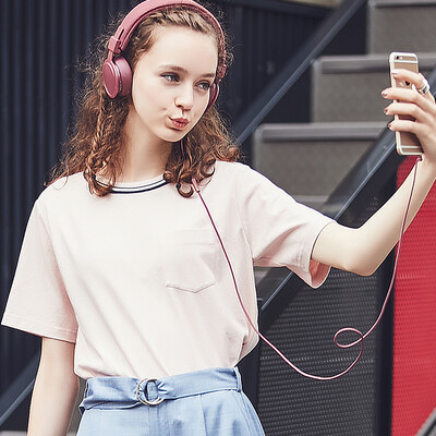 

Yixiang Liying 2017 summer new fashion casual simple solid color wild collar hit color short-sleeved T-shirt shirt 870321219 pink