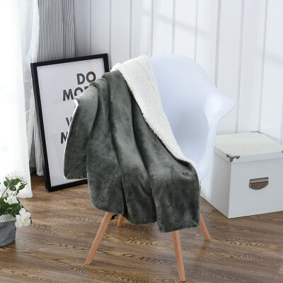 

Ying Xin home textile lambskin blanket thickening flannel blanket home office lunch break coral fleece blanket towel gray 130 150cm