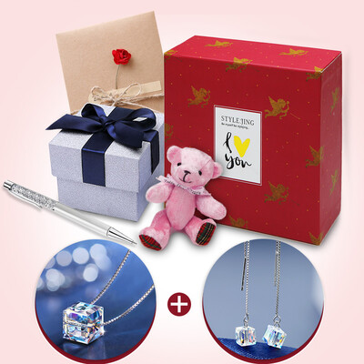 

Static style with Swarovski element crystal necklace + earrings white