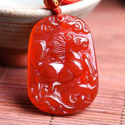 

The red agate animal of the Chinese zodiac has been pendant in the year of the year