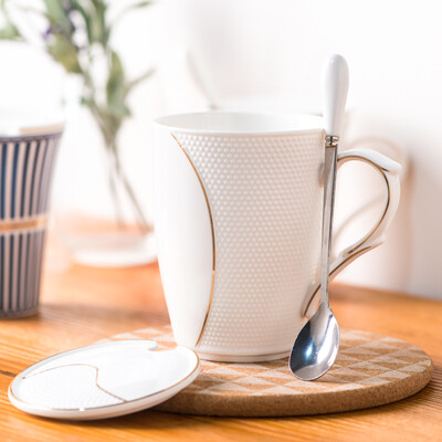 

Porcelain soul creative fashion personality ceramic water cup mug set gold side couple coffee cup with cover with spoon British wind floating relief pattern