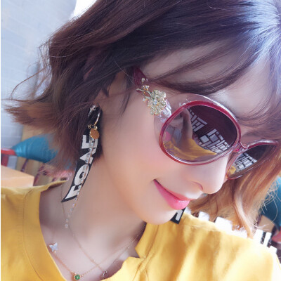 

Love (LianSan) polarized sunglasses female models large frame fashion repair face color film diamond Korean driving mirror sunglasses GD103 red