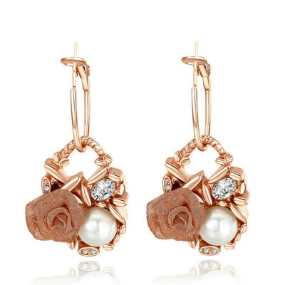 

Yoursfs@ 18K Rose Gold Plated Bridal Bouquet with Pearl and Lace Flower Hoop Earring for Woman