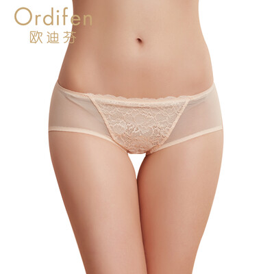 

Ou Difen ladies underwear romantic heart series bud silk yarn stitching seamless sexy underwear XP6203 champagne skin