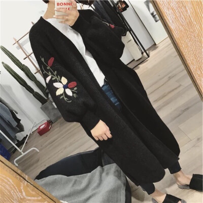 

2017 autumn women embroidery loose large size sweater long section long sleeve sweater cardigan jacket