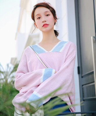 

Fall new loose wild collision V-neck sweater women thin long sleeve simple students sets sweater