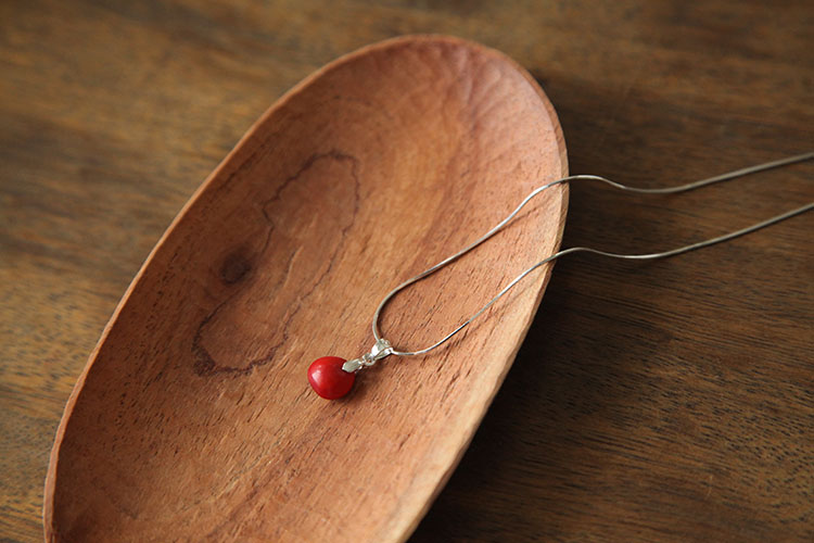 jicai红豆项链项链吊坠颈链气质表白礼物情侣款女友相思红豆锁骨链sn