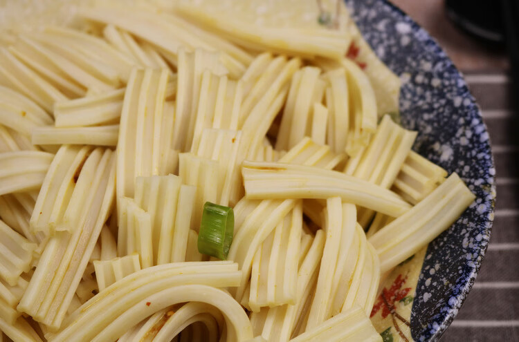 麻辣烫芋头粉皮7毫米 芋头粉条 宽粉粉丝淀粉制品 凉菜1斤 1份5斤 方